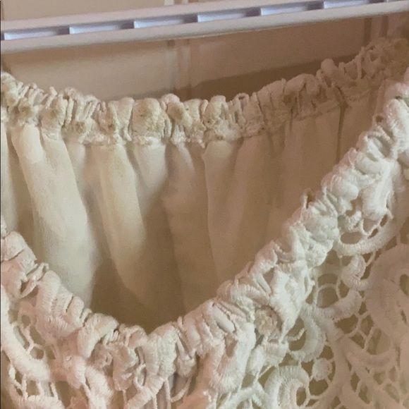 Hiche lace top. - Picture 3 of 3